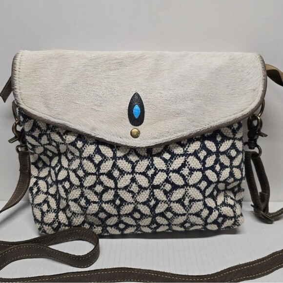 Clea Ray Bohemian Crossbody Bag Canvas And Calf Hair Leather Fur - Picture 1 of 8